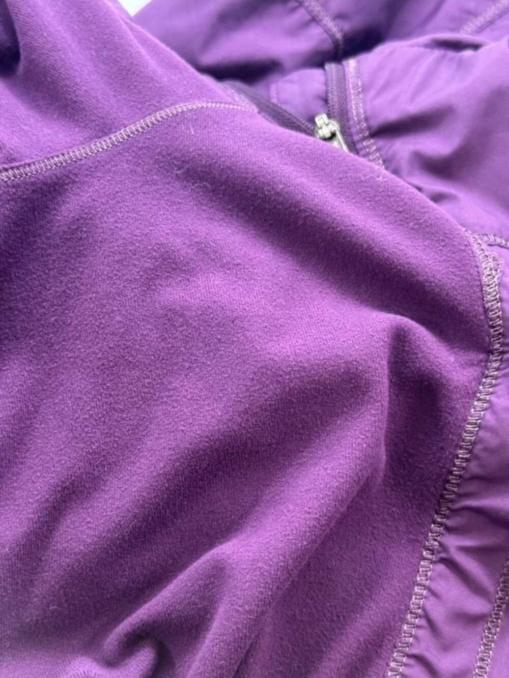 Lululemon Womens Rush Hour Jacket Stowable Hood Thumbhole Darkest Magenta Size 8